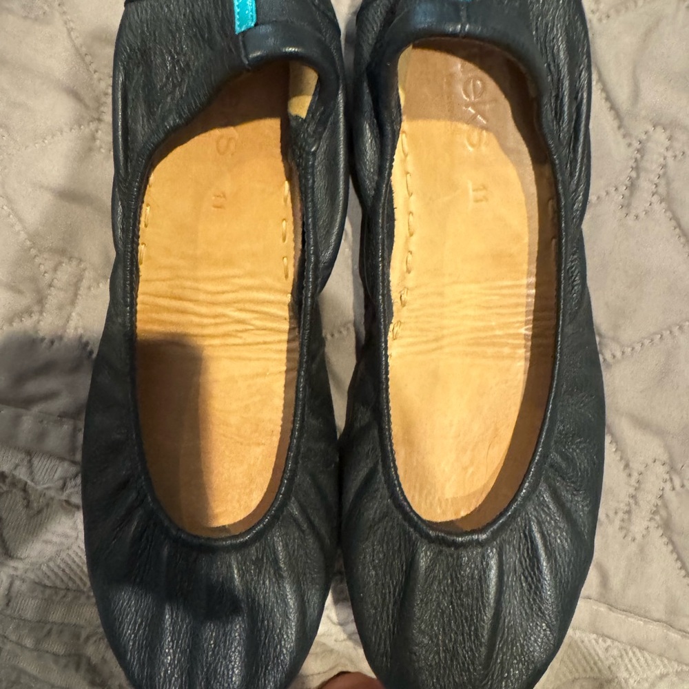 TIEKS black leather flats